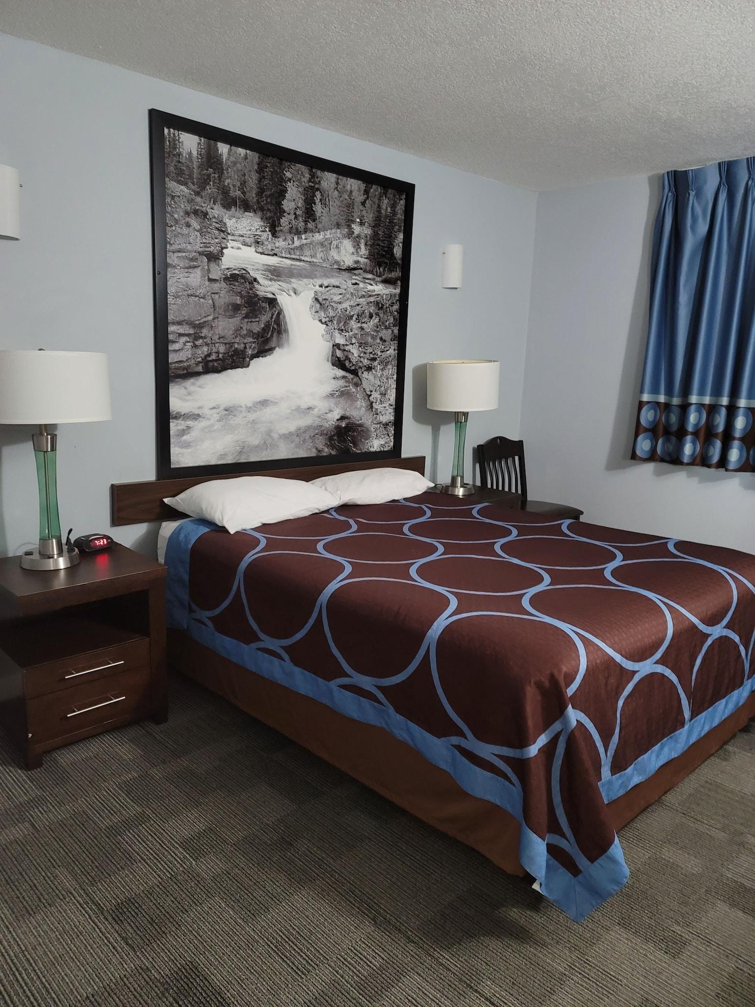 فندق Super 8 By Wyndham رد دير المظهر الخارجي الصورة