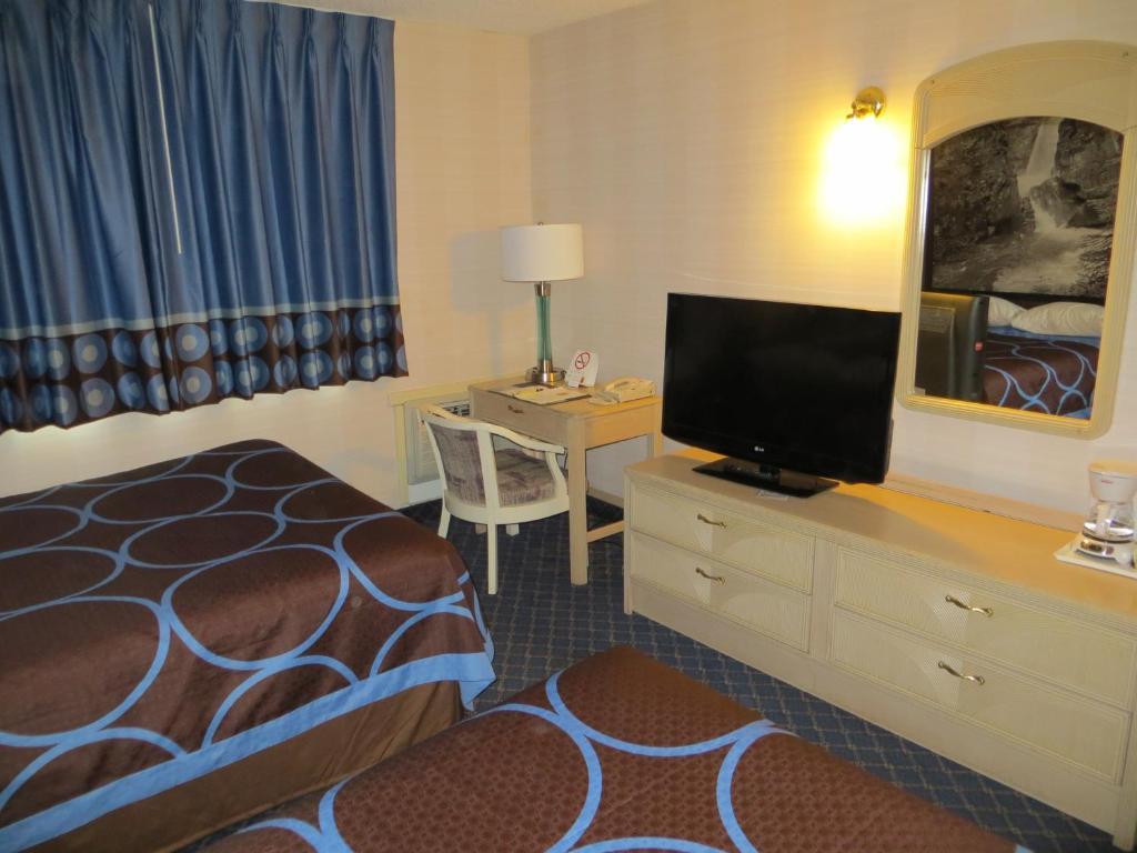 فندق Super 8 By Wyndham رد دير الغرفة الصورة
