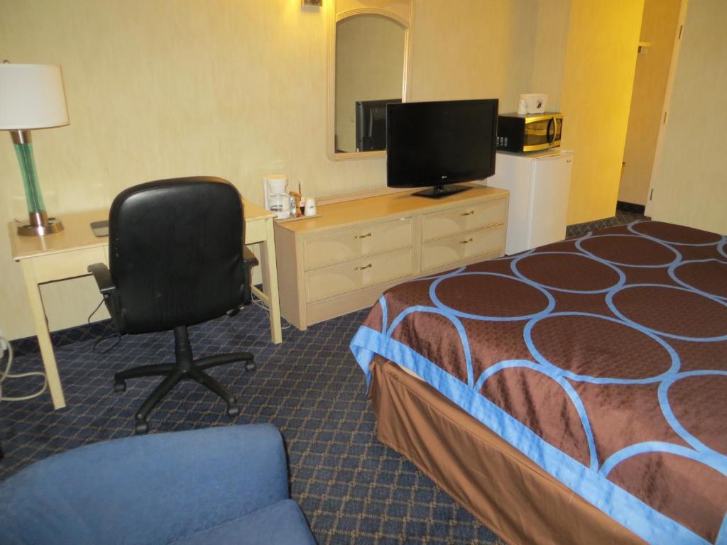 فندق Super 8 By Wyndham رد دير الغرفة الصورة