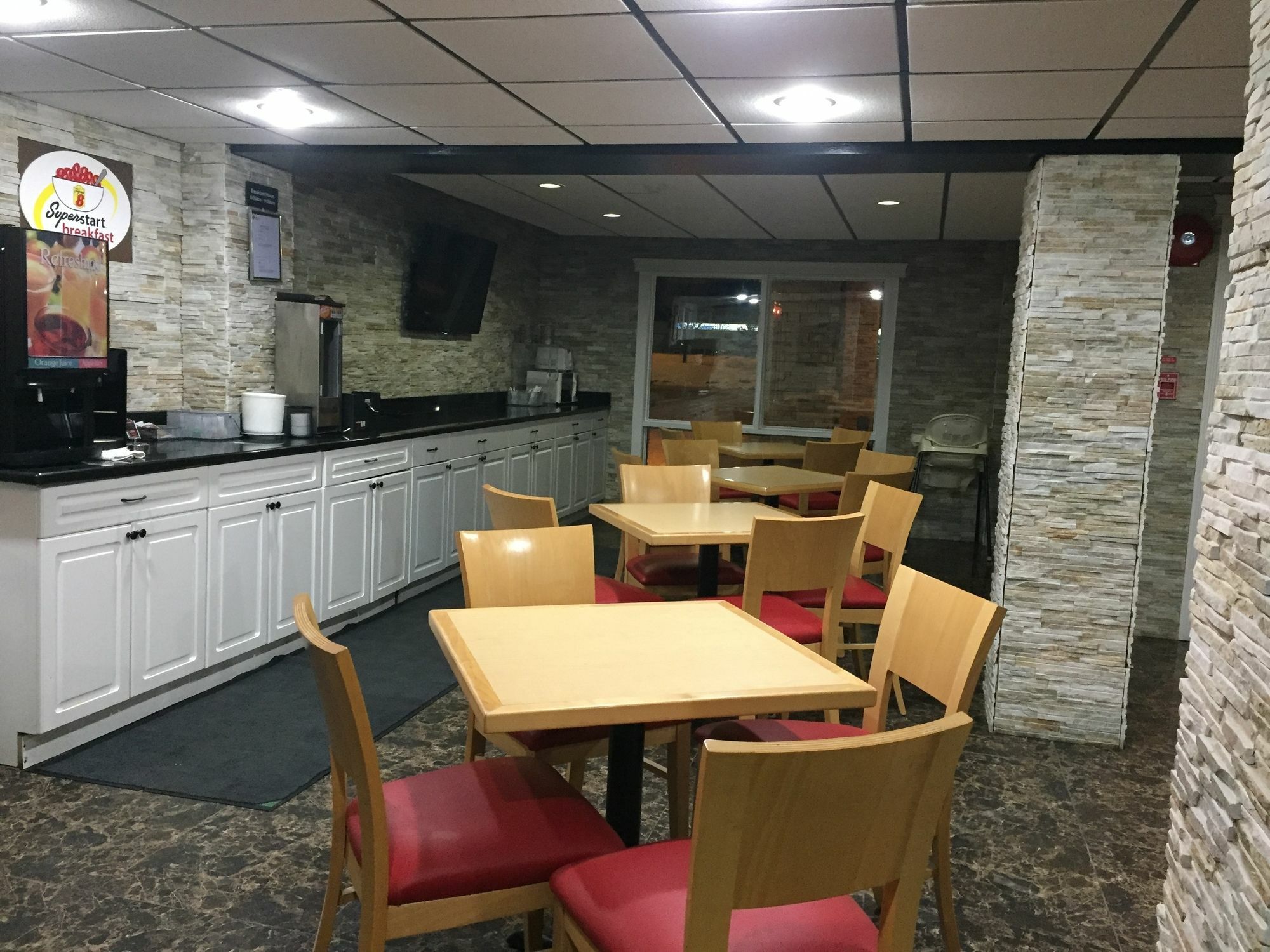 فندق Super 8 By Wyndham رد دير المظهر الخارجي الصورة