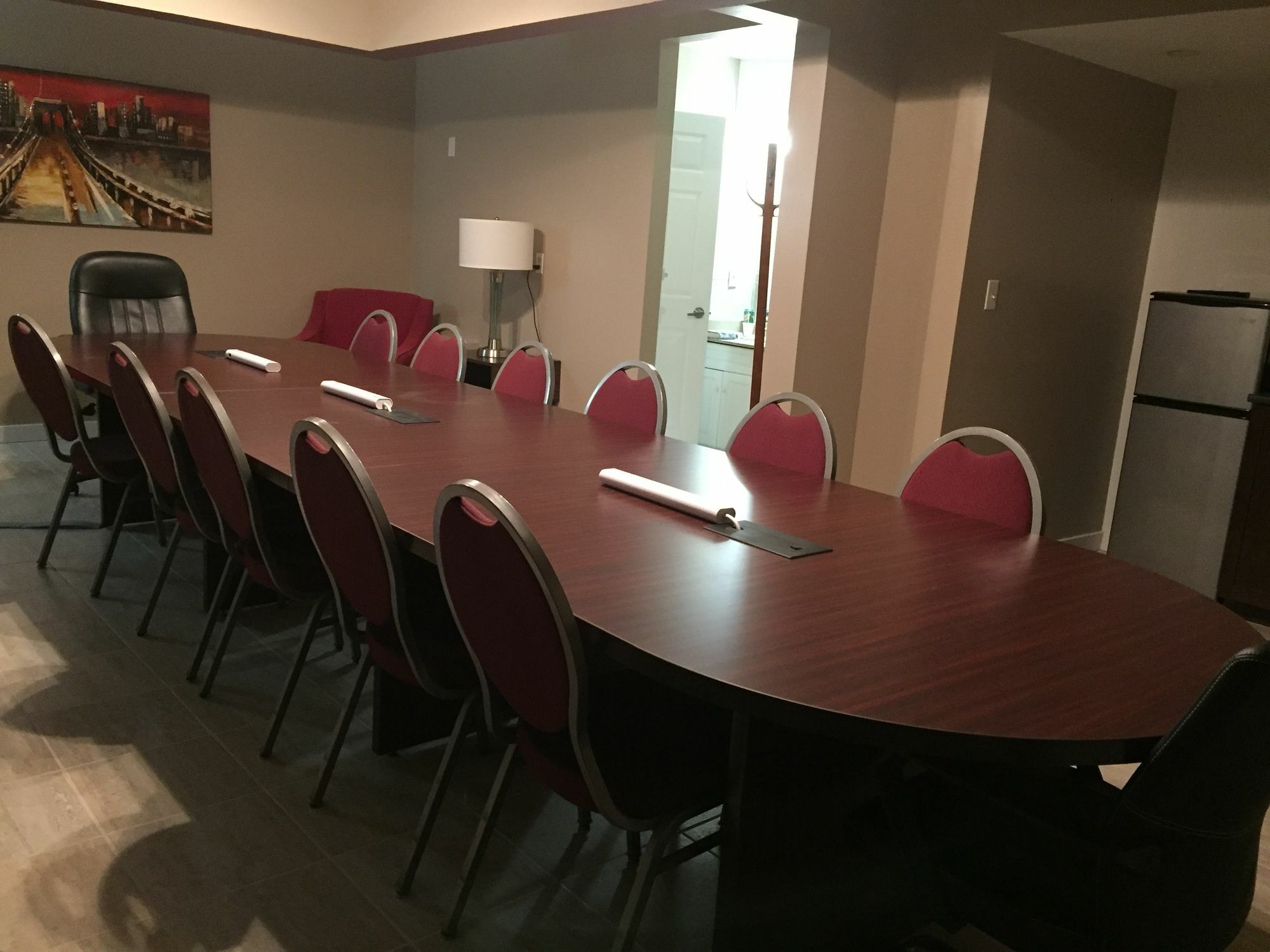 فندق Super 8 By Wyndham رد دير المظهر الخارجي الصورة
